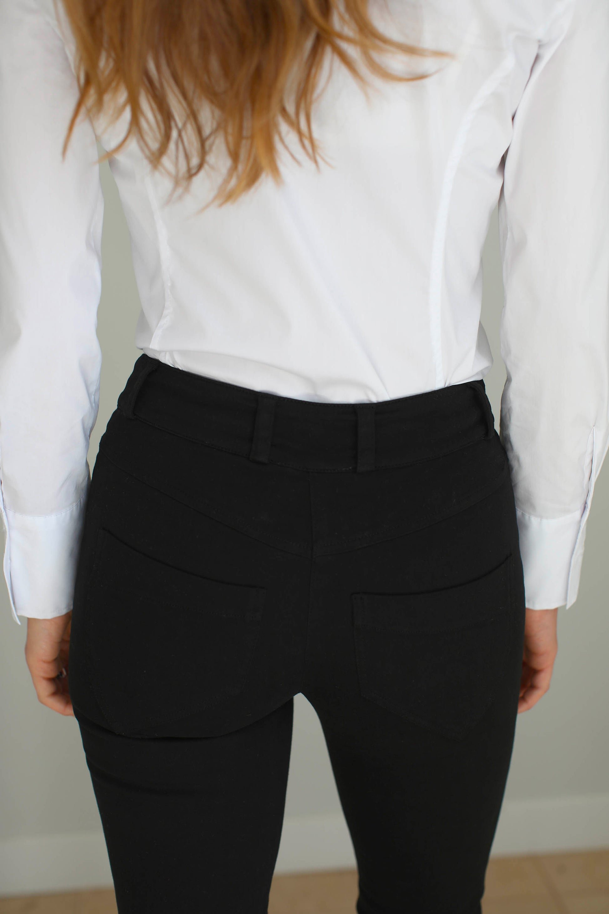 LE PANTALON SUÉDÉ NOIR | LUMINESCENCE