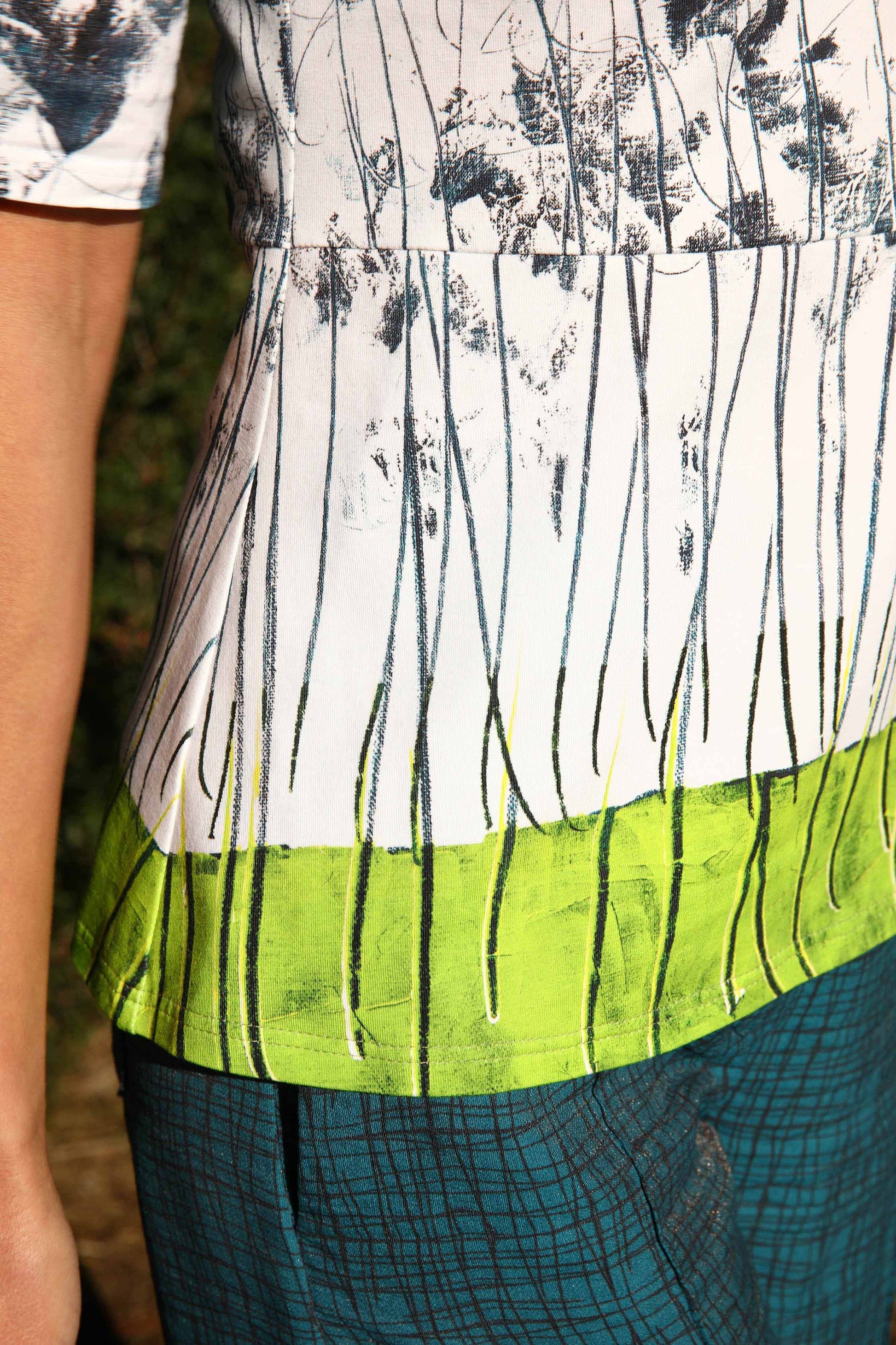 THE V-NECK TOP | A SUMMER UNDER THE PINES