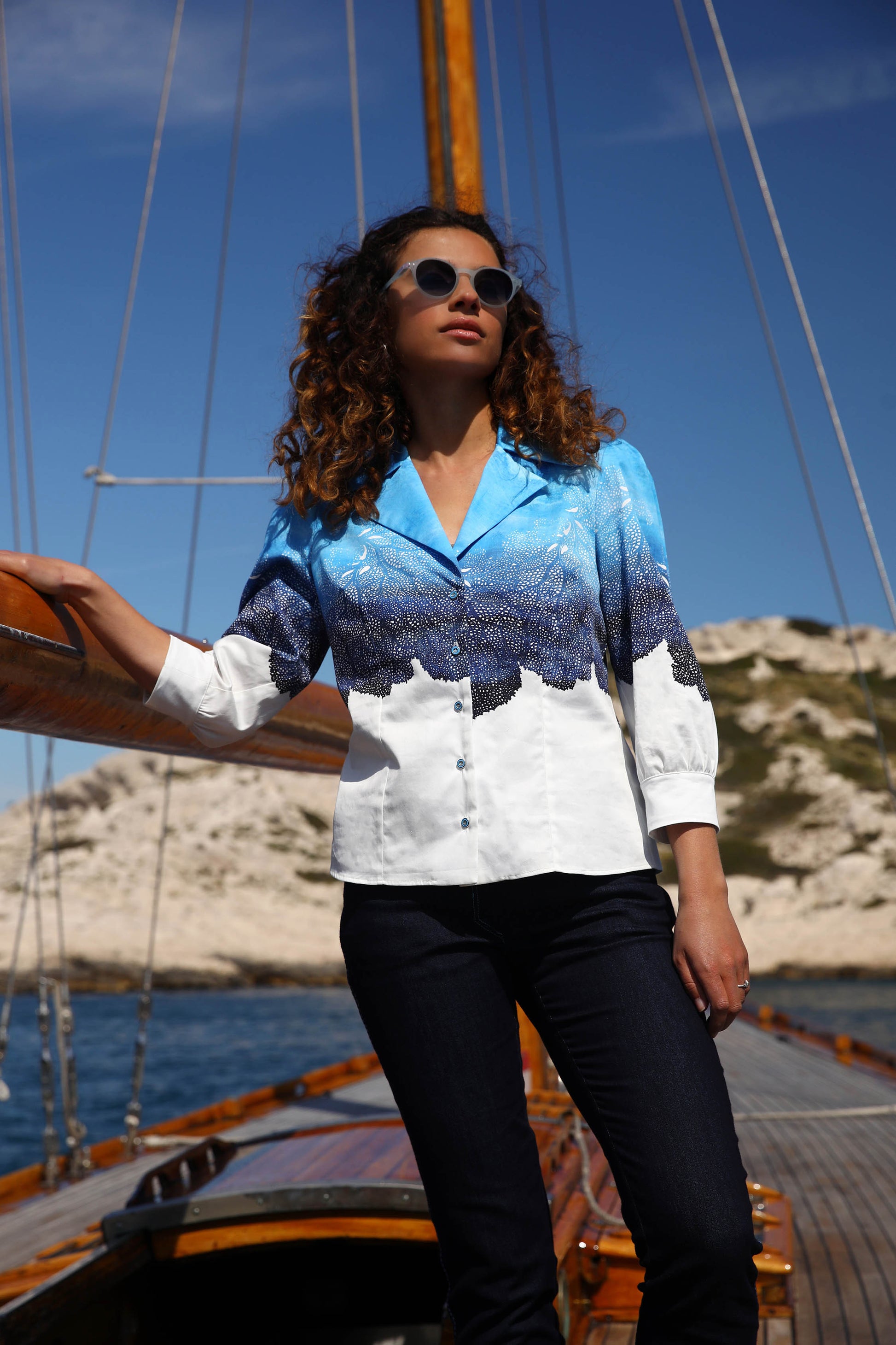 LA BLOUSE | UNE TOILE DE NÎMES