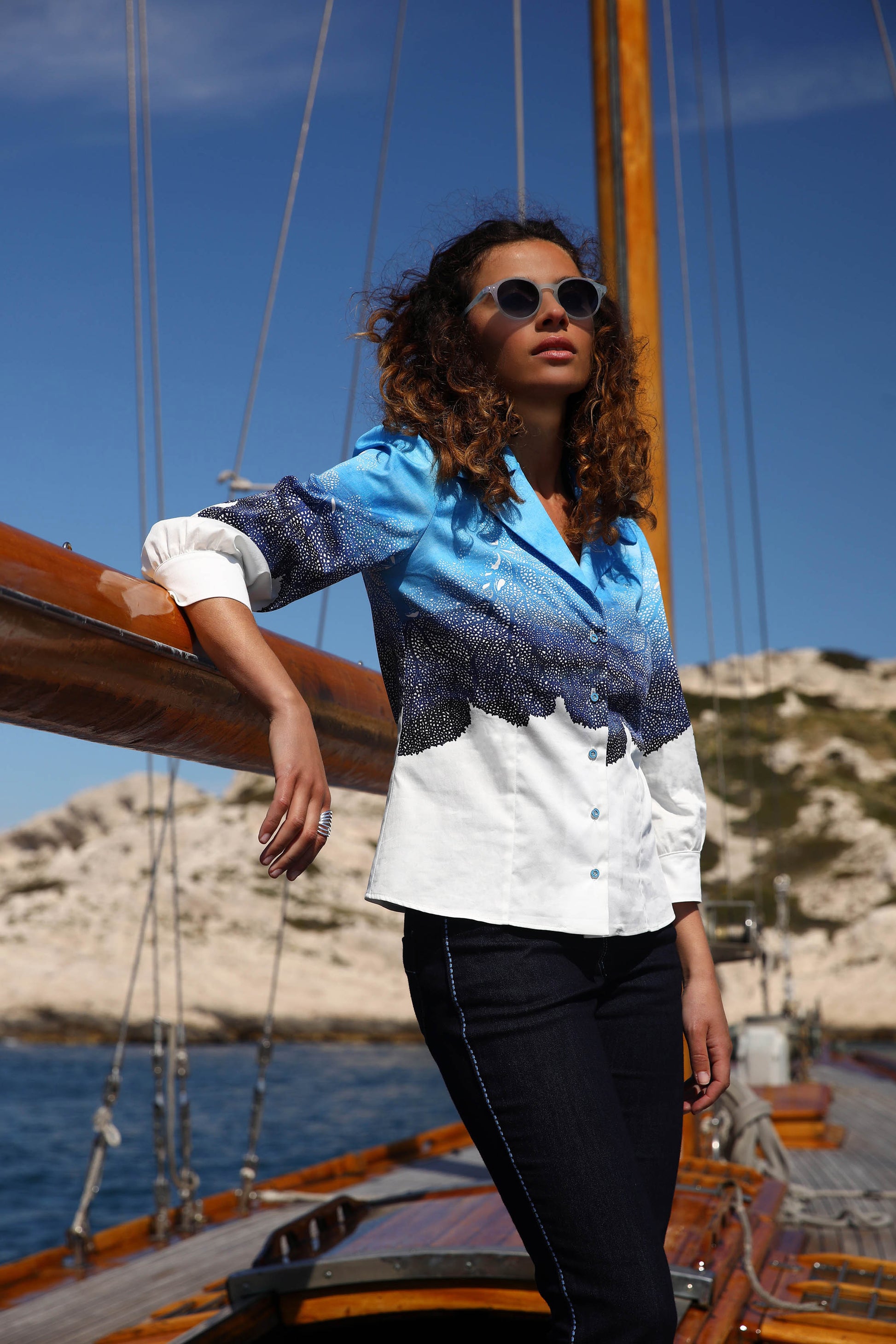 LA BLOUSE | UNE TOILE DE NÎMES