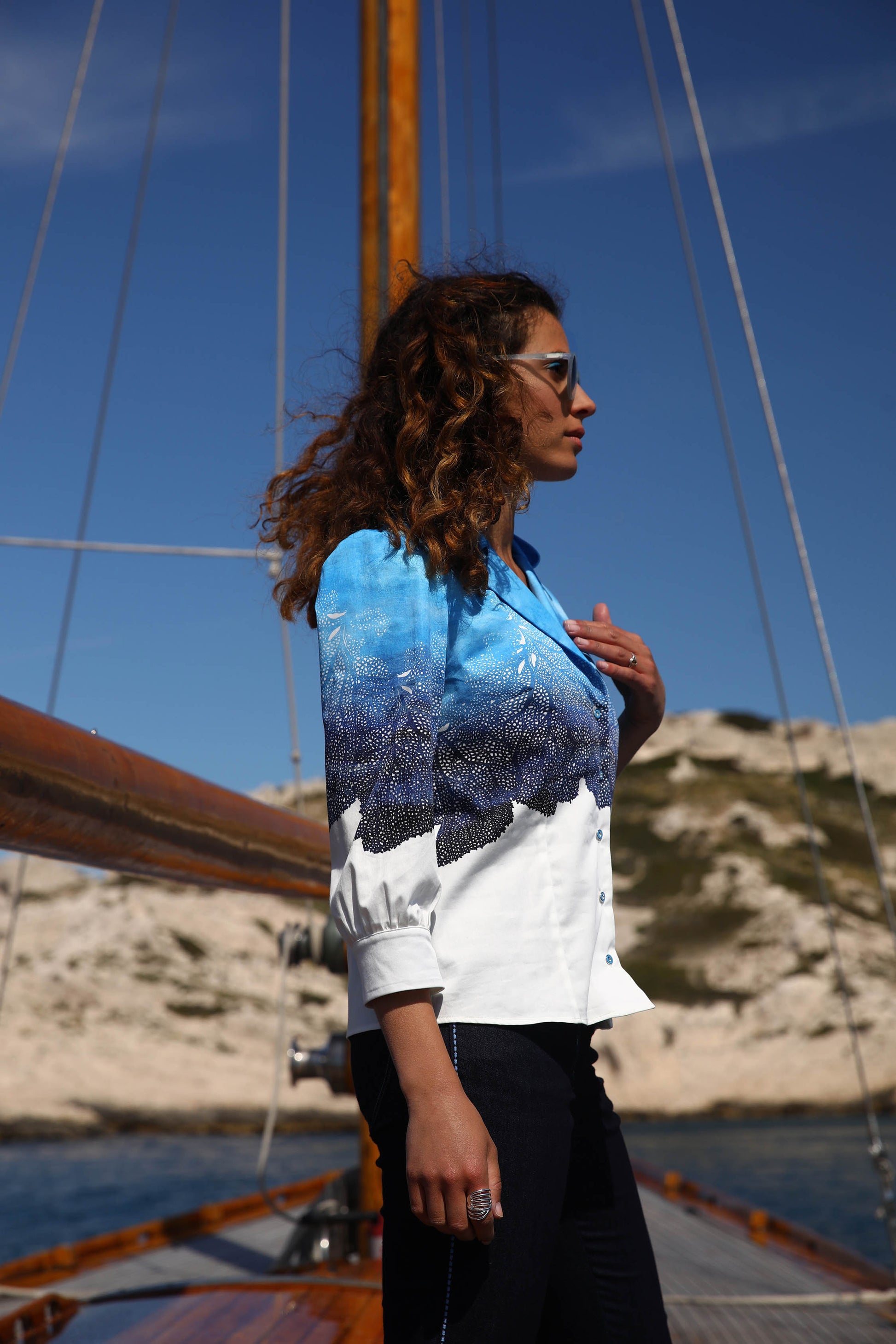LA BLOUSE | UNE TOILE DE NÎMES
