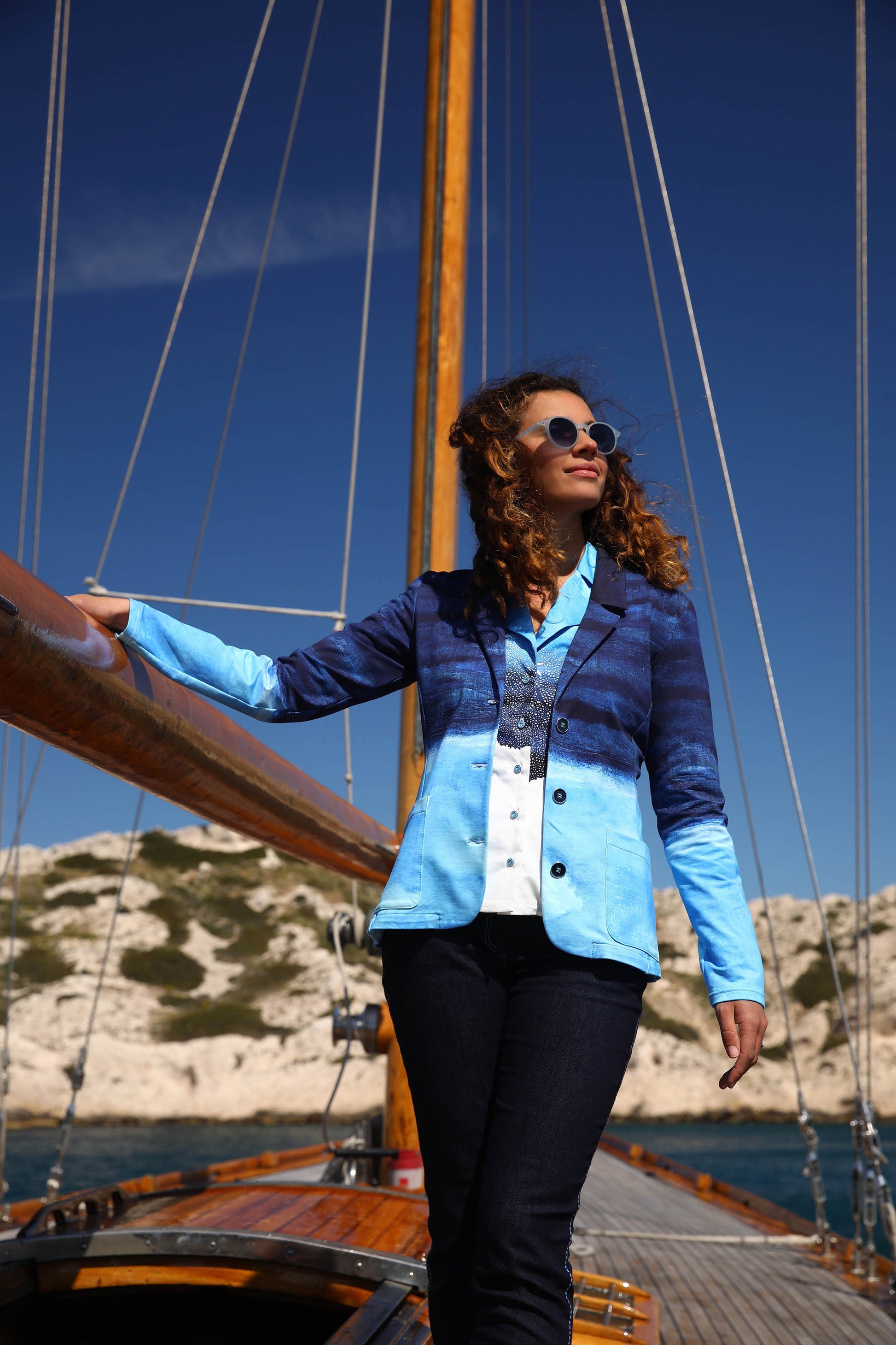 LA BLOUSE | UNE TOILE DE NÎMES