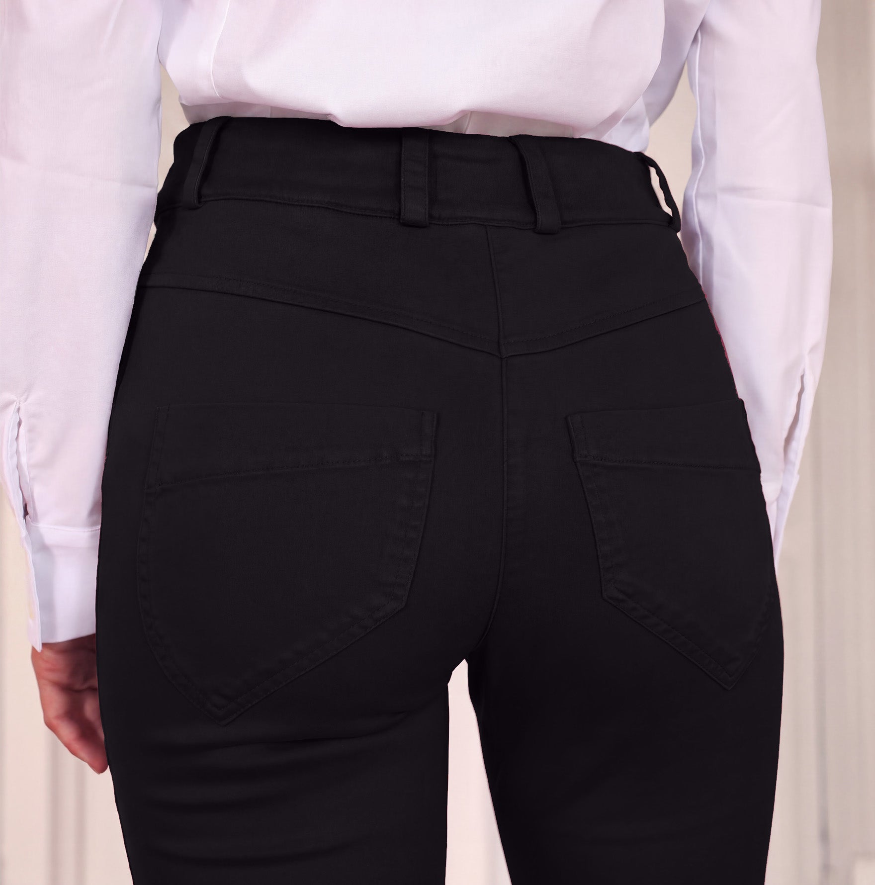 LE PANTALON SUÉDÉ 2026 | LES UNIS HIVER 2026