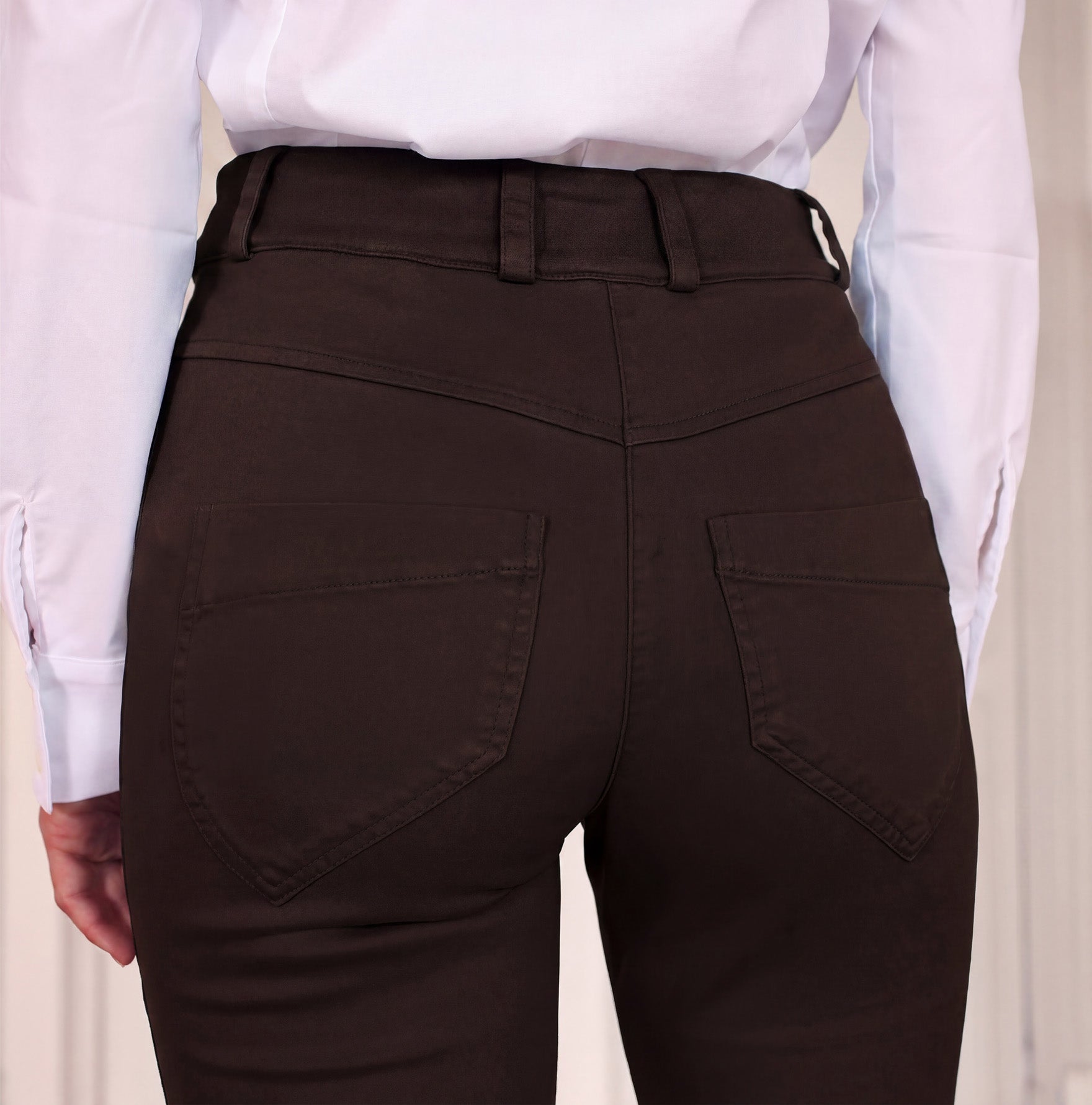 LE PANTALON SUÉDÉ 2026 | LES UNIS HIVER 2026