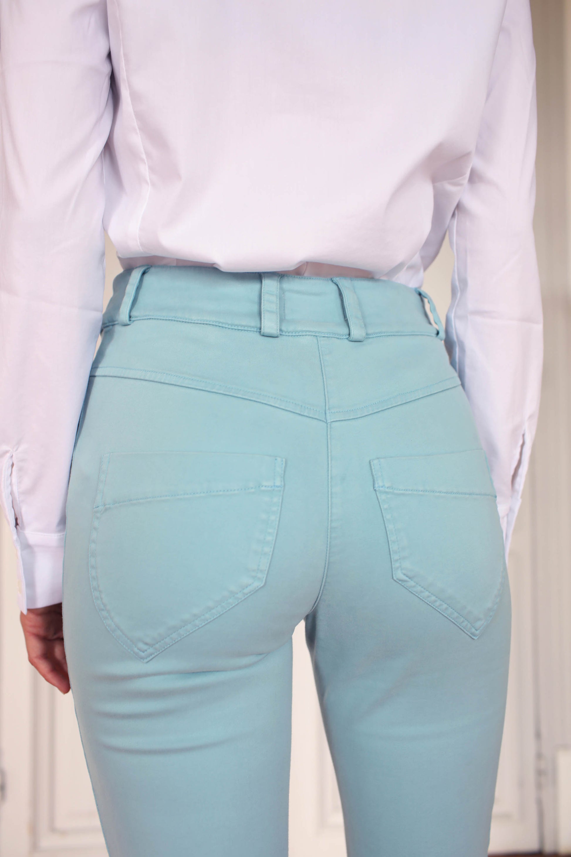 LE PANTALON SUÉDÉ 2025 | PERMANENTS