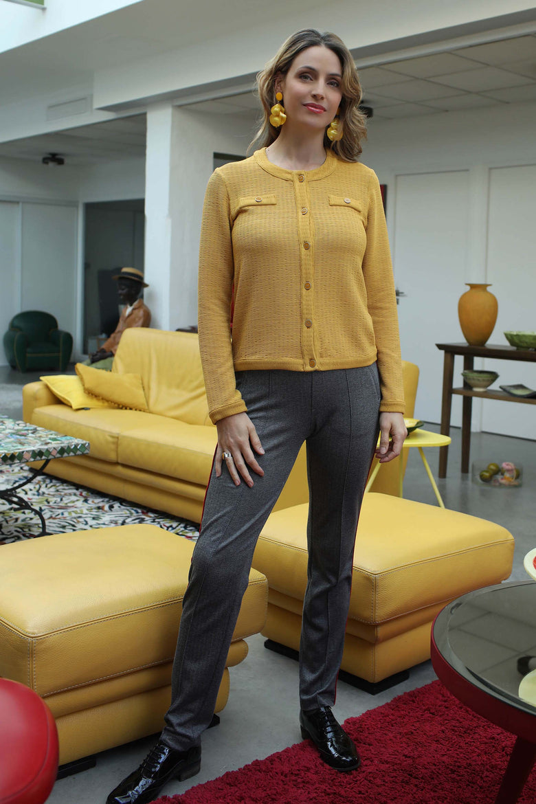 vêtement artist la marque cardigan-ocre-tous-ensemble