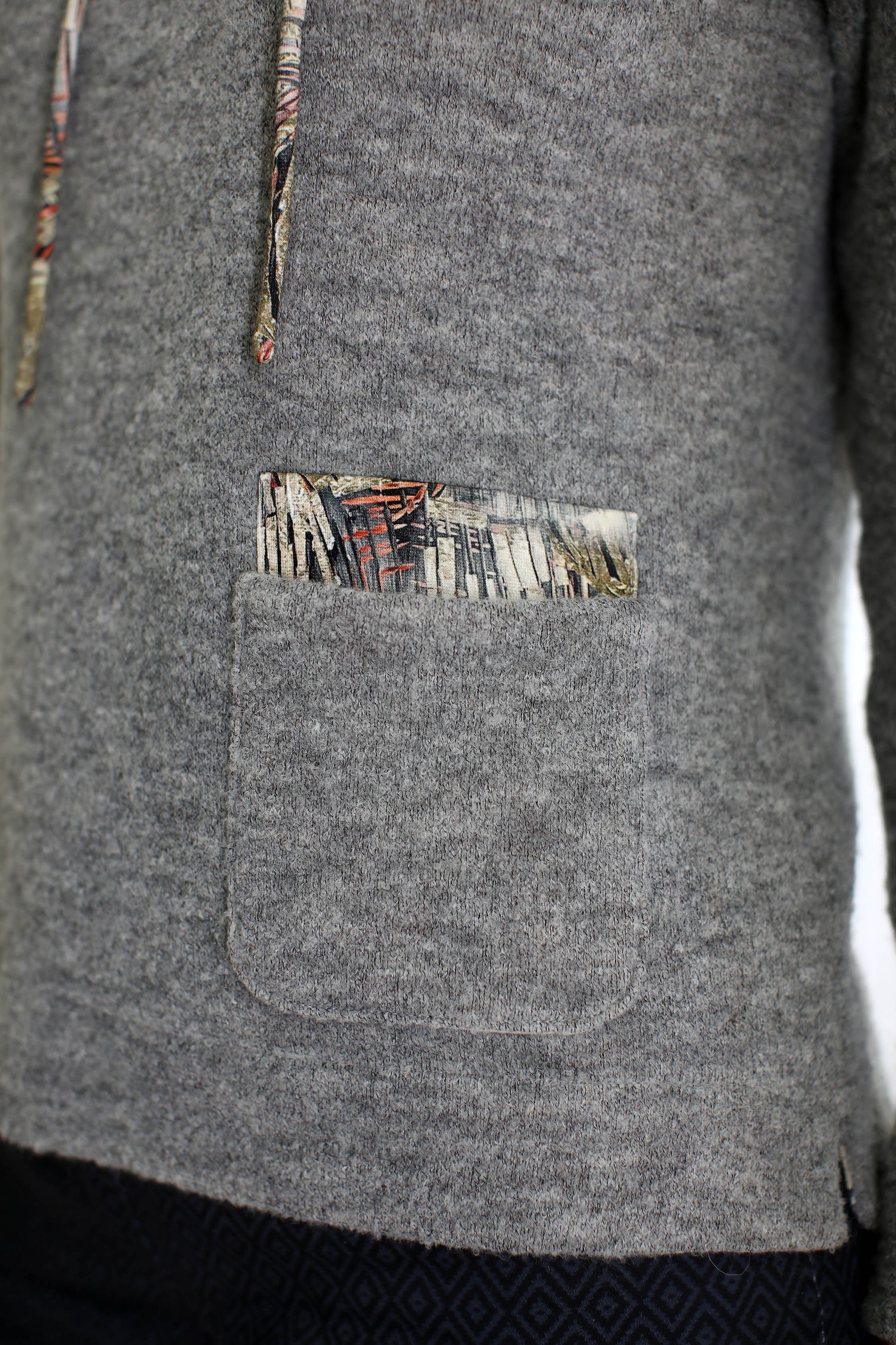 LE PULL À CAPUCHE | LUMINESCENCE