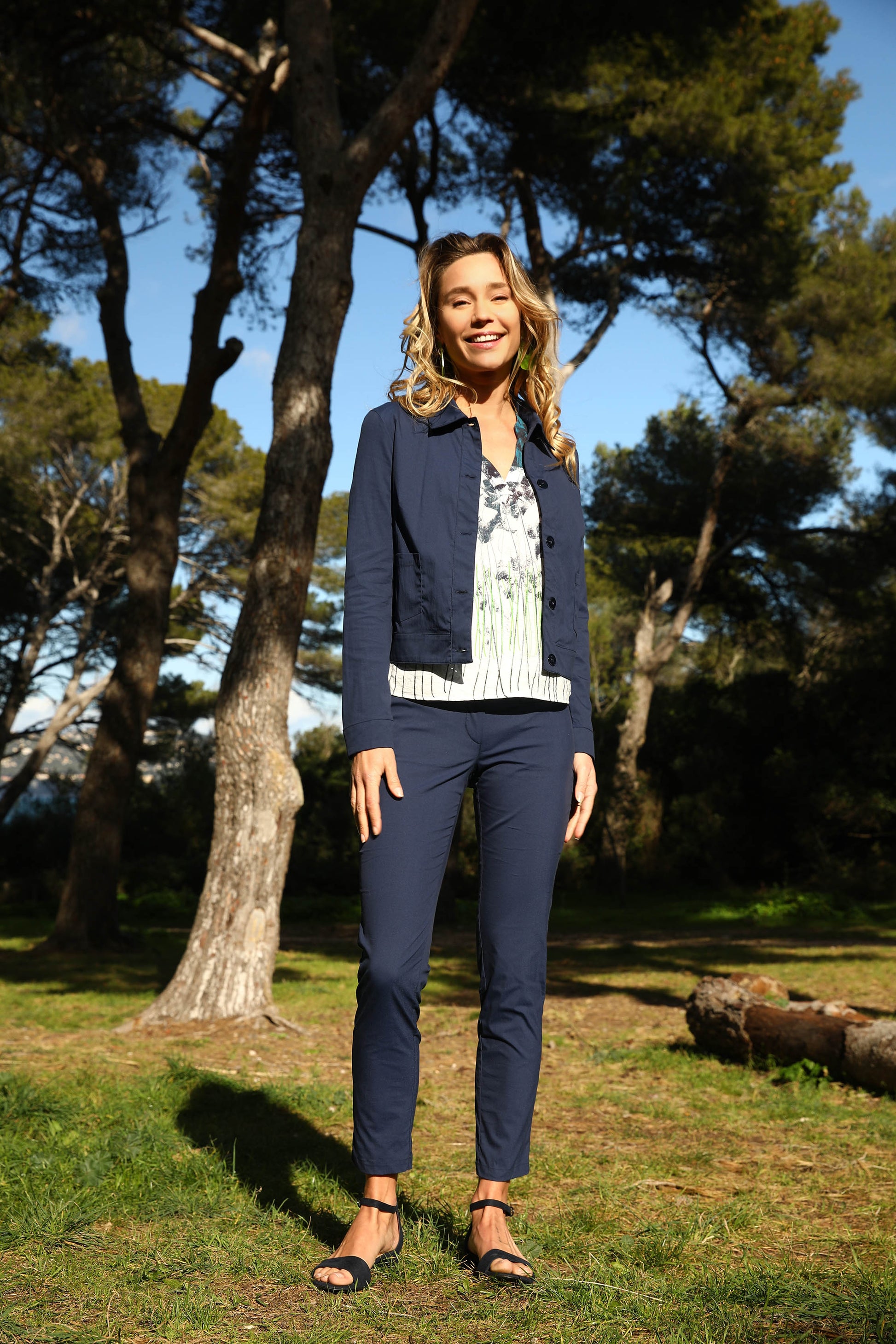 LA VESTE SUPER STRETCH MARINE | UN ÉTÉ SOUS LES PINS