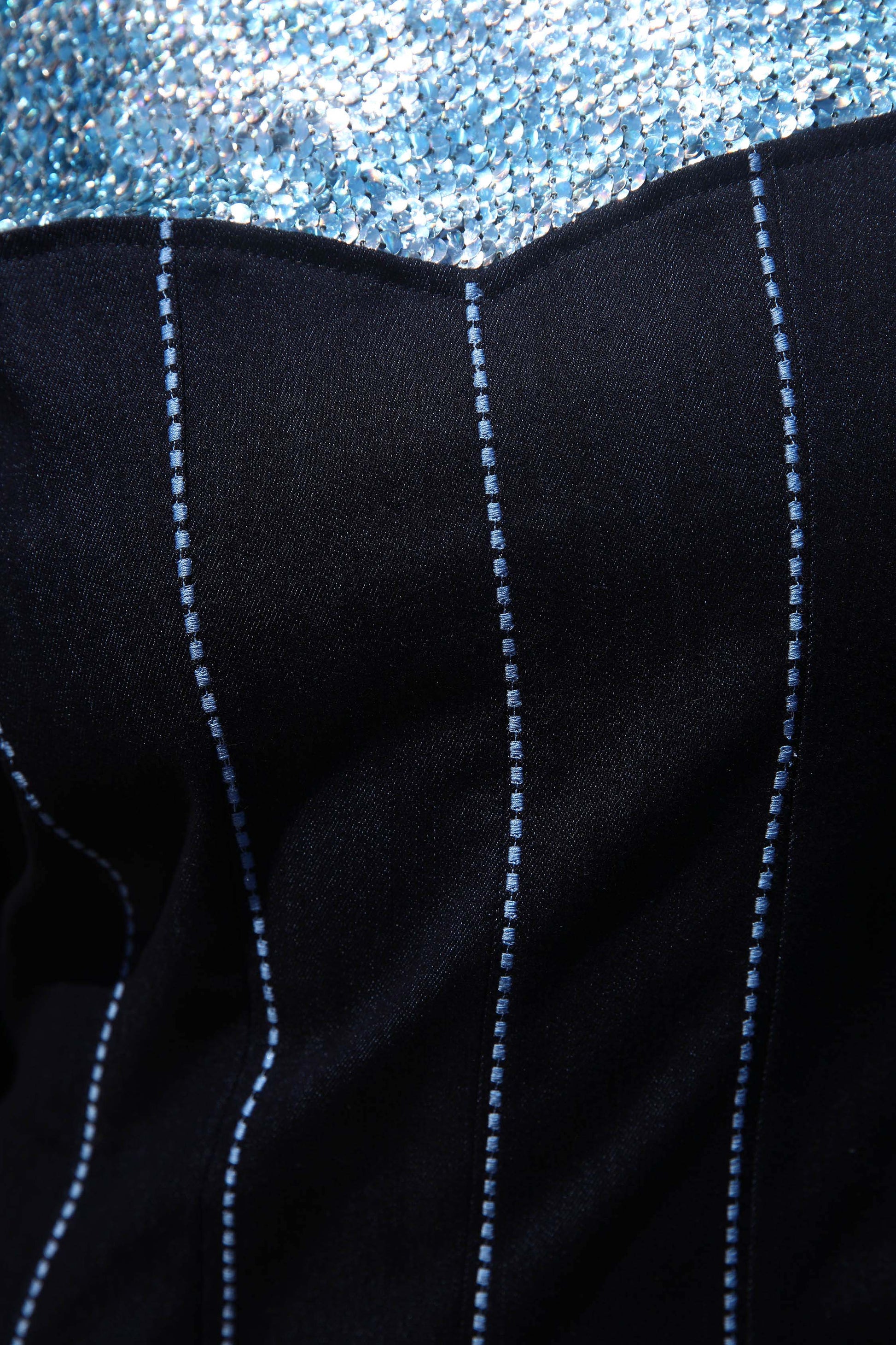 LA ROBE | UNE TOILE DE NÎMES