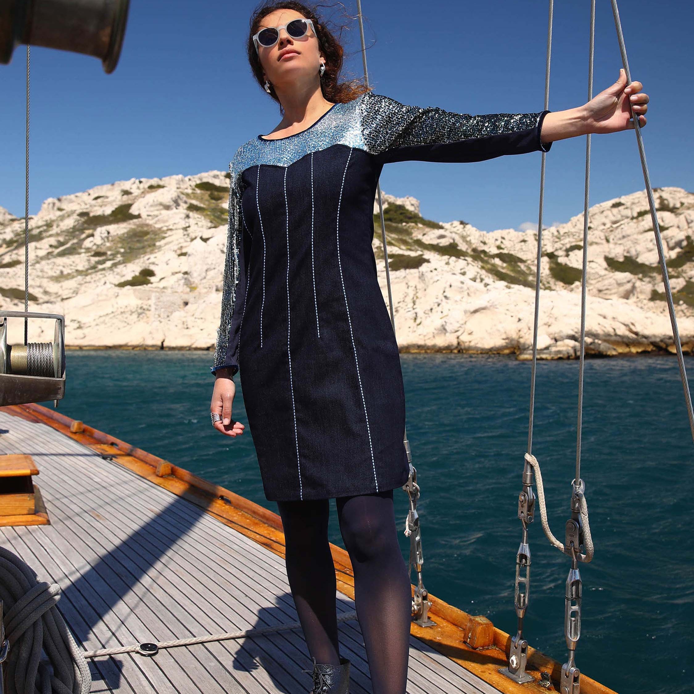 THE DRESS | A canvas from Nîmes