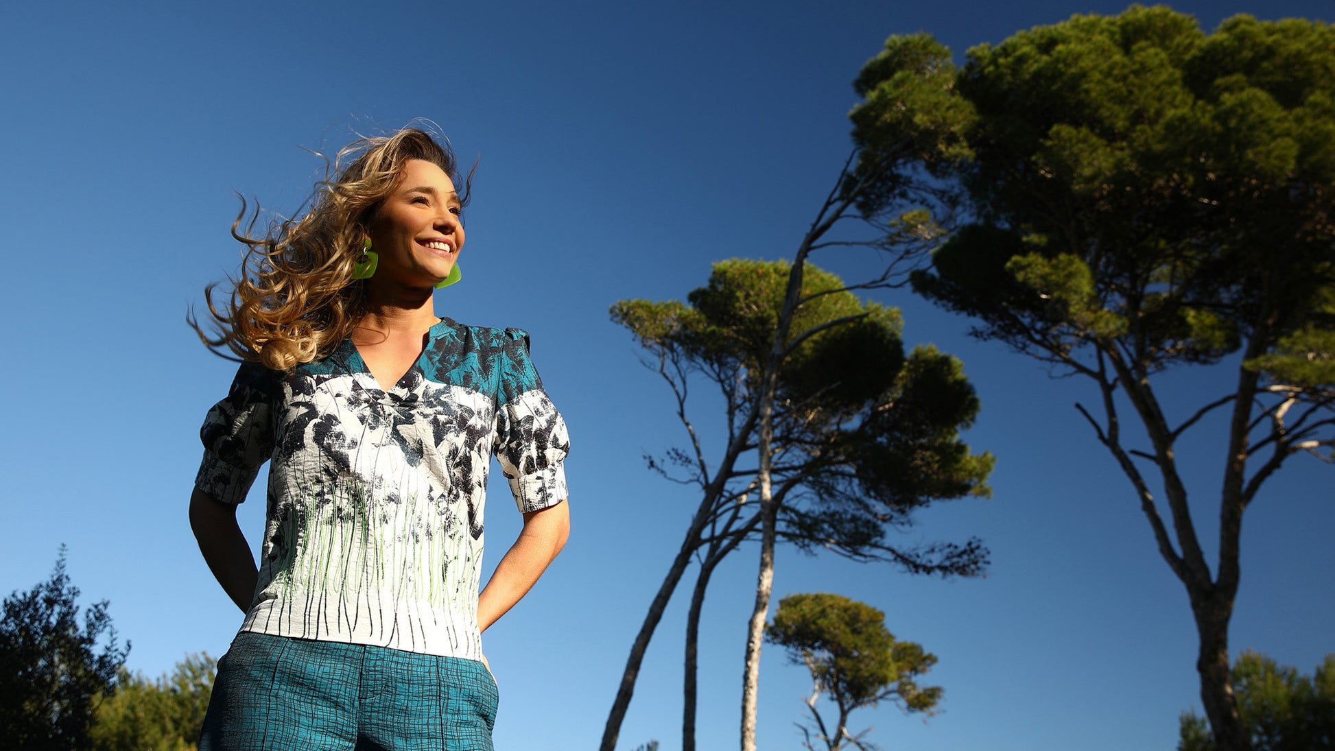 LA BLOUSE | UN ÉTÉ SOUS LES PINS