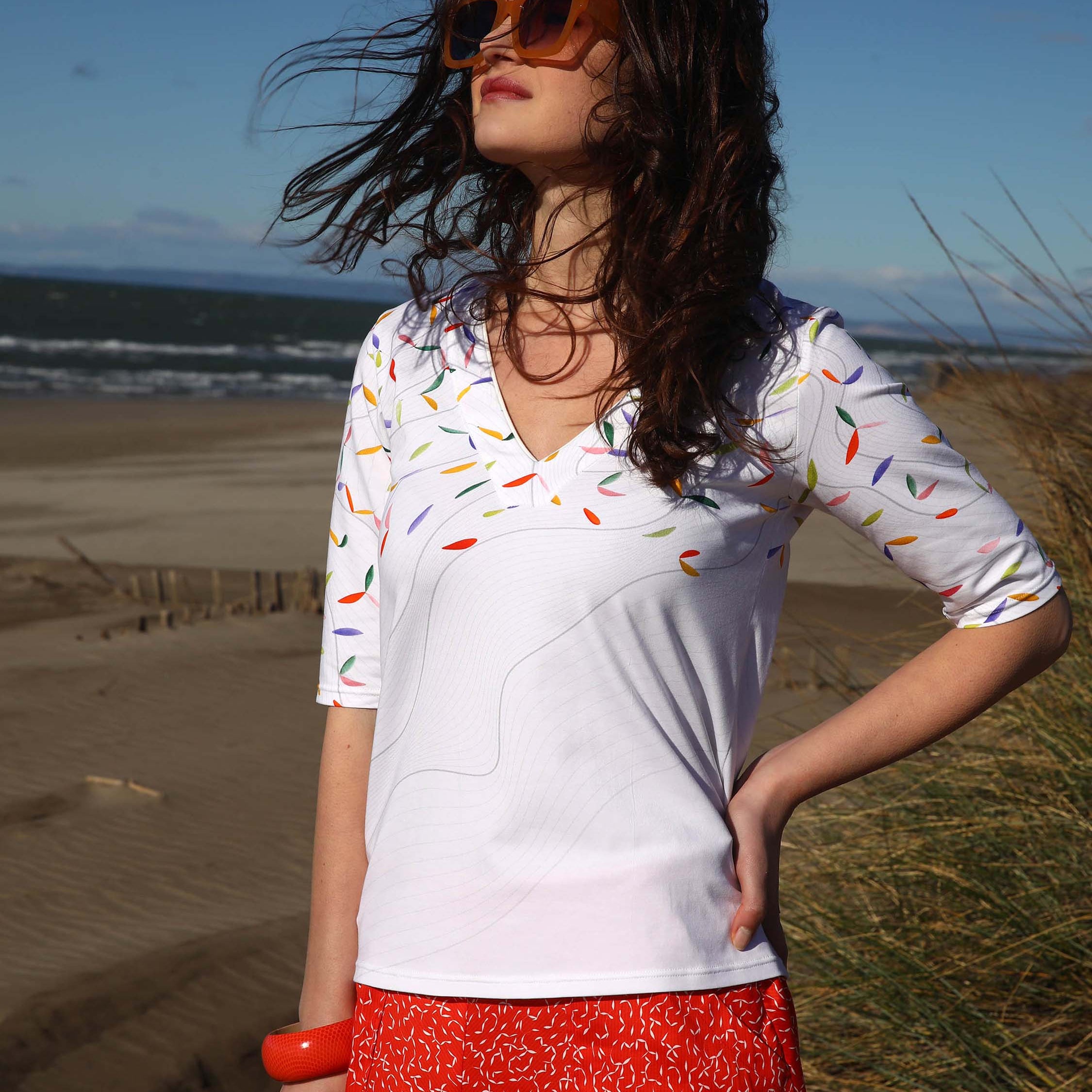 THE TOP WITH A V-NECK | FULL SUN