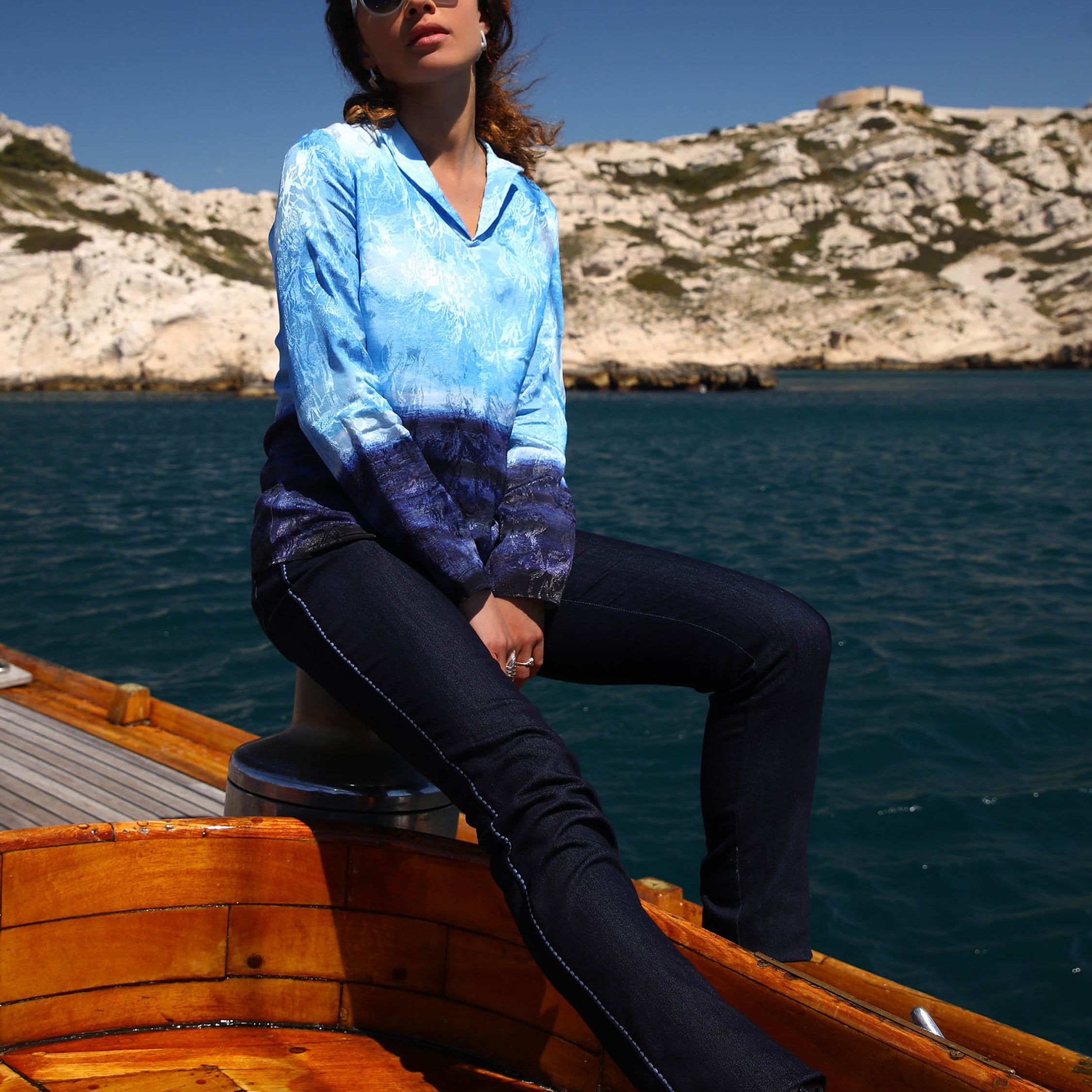 THE TOP WITH A V-NECK | A canvas from Nîmes