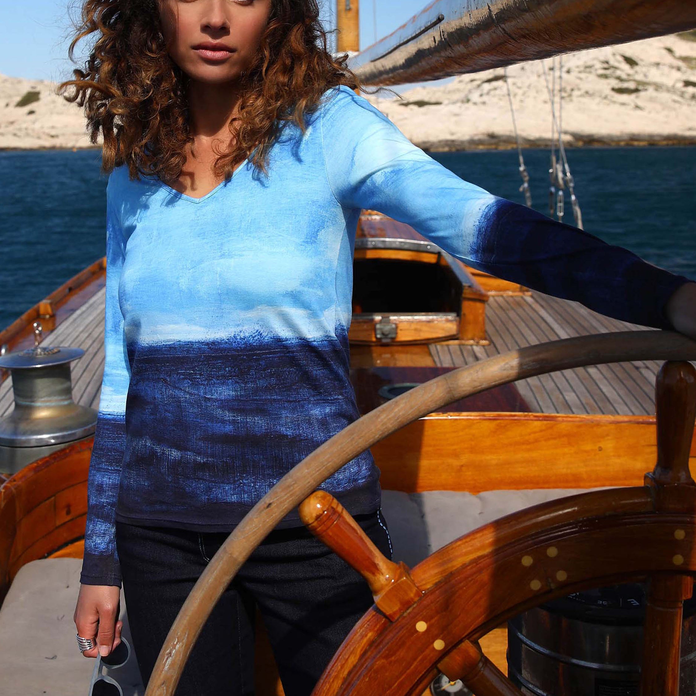 THE TOP IN JERSEY | A canvas from Nîmes