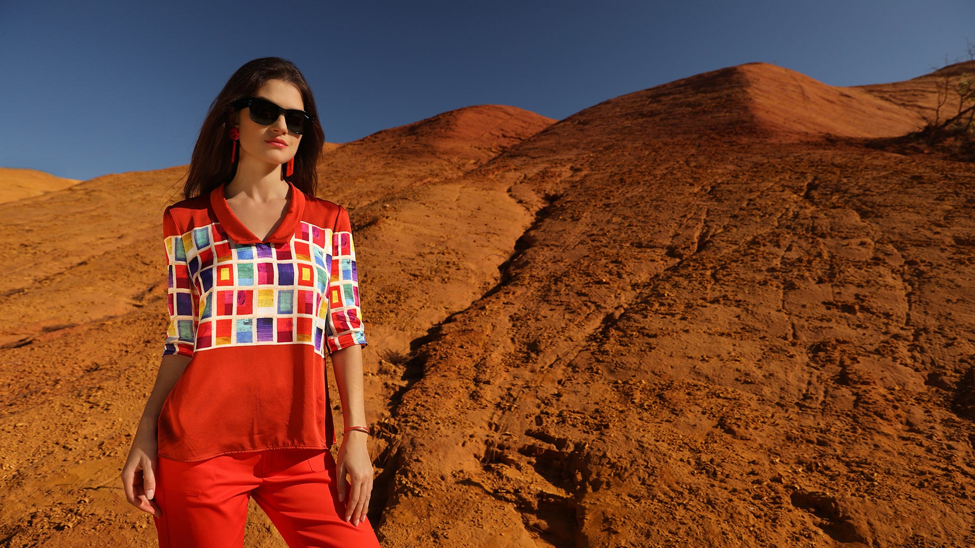 THE TOP WITH ELBOW SLEEVES | A THOUSAND AND ONE COLORS
