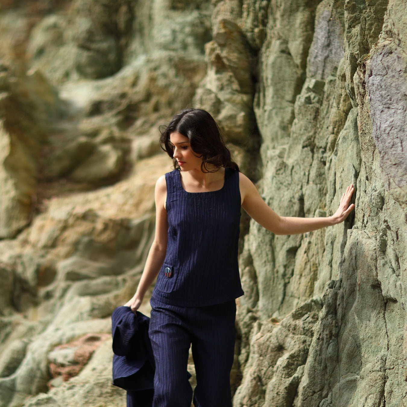 THE SLEEVELESS TOP | NEW WAVE