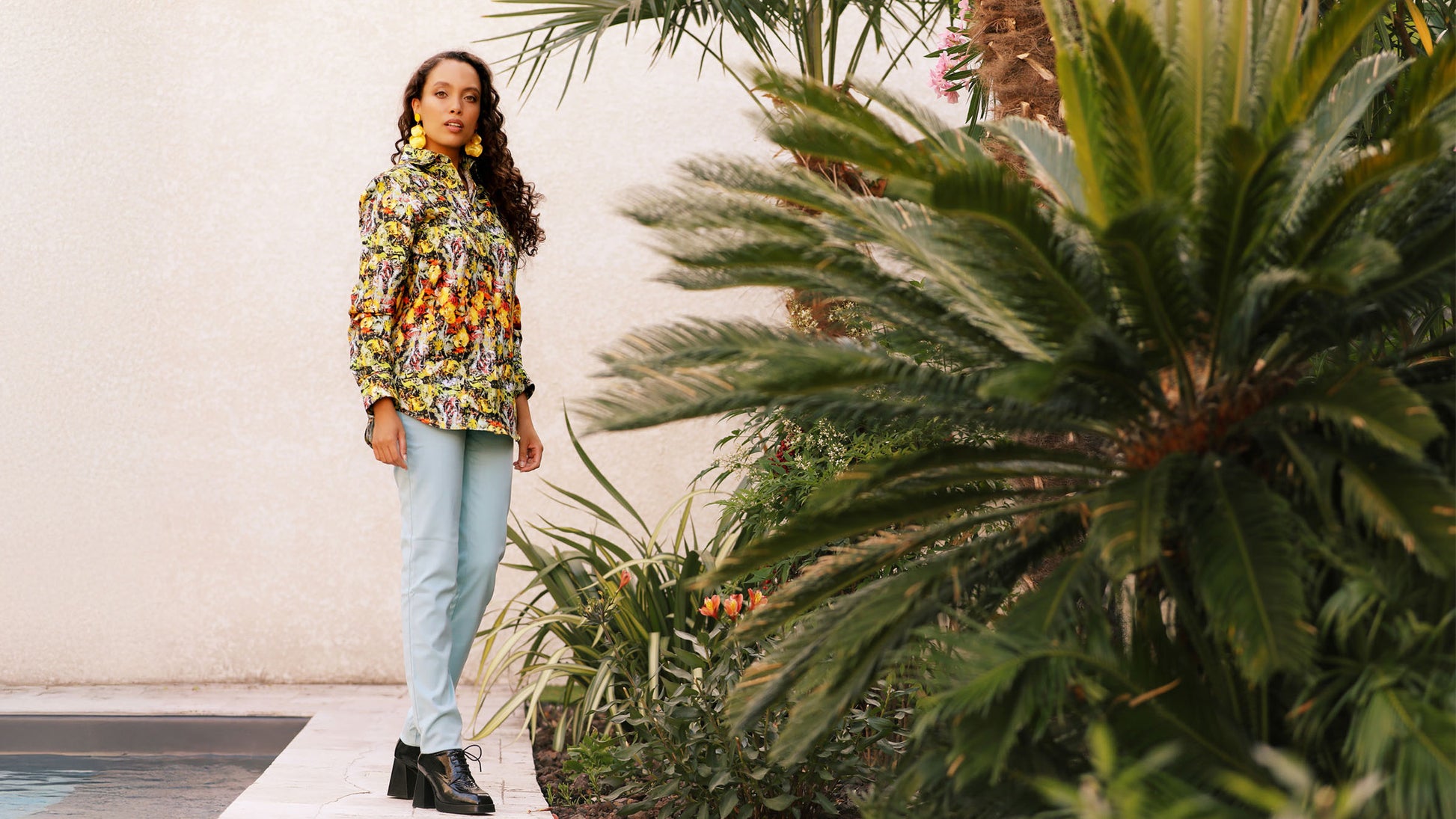 LE PANTALON SUÉDÉ BLEU PASTEL | A FLEUR DE PEAU