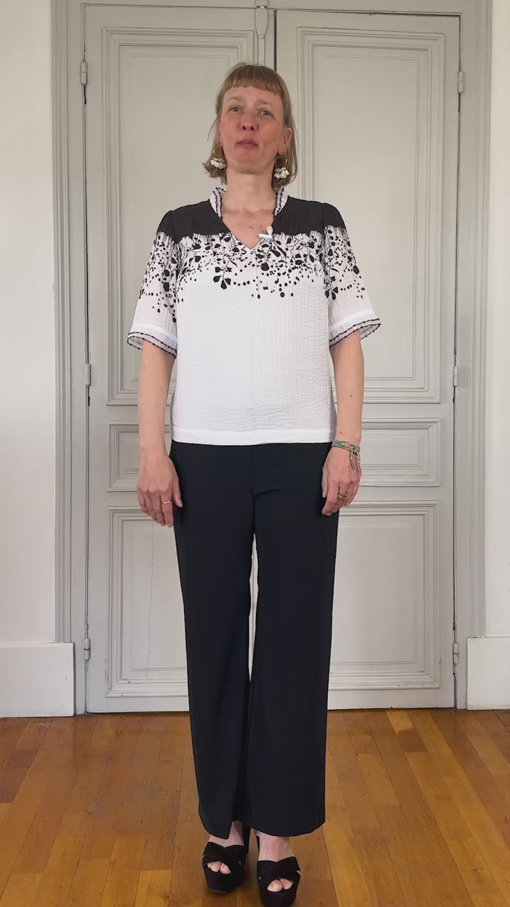 LA BLOUSE