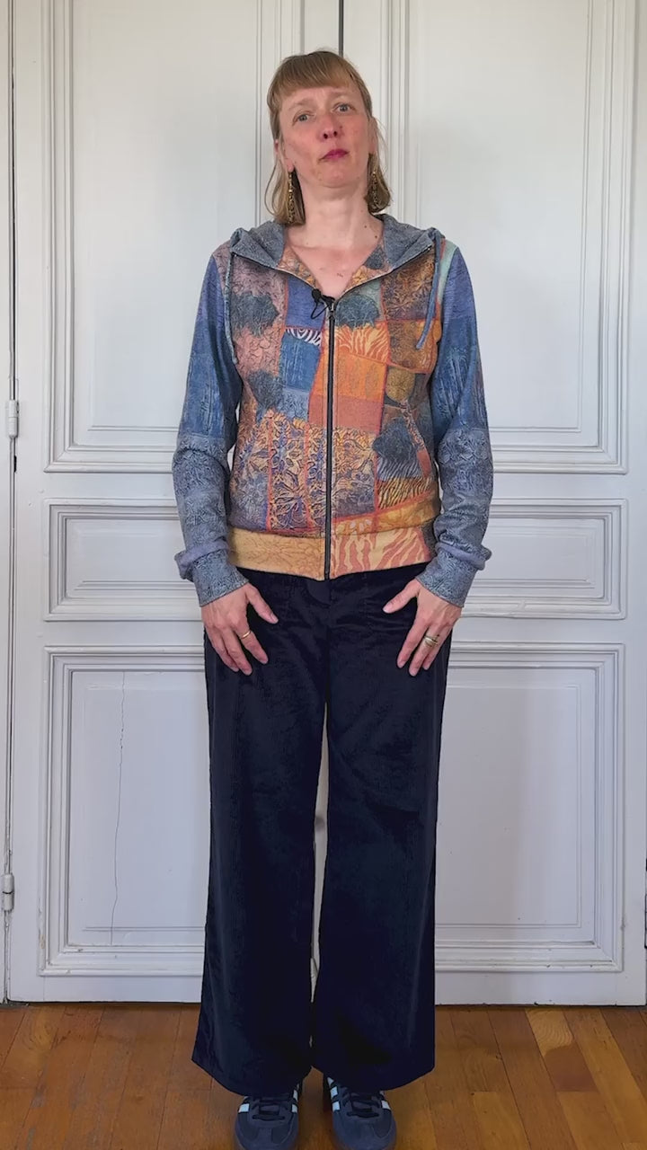 LE SWEAT À CAPUCHE