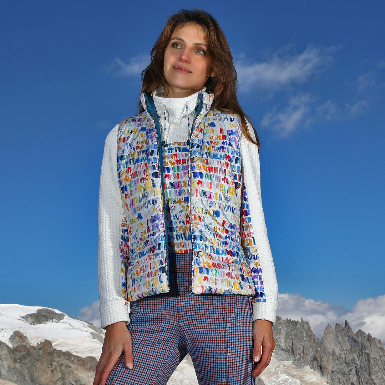 THE SLEEVELESS PUFFER JACKET | OF ICE AND COLORS