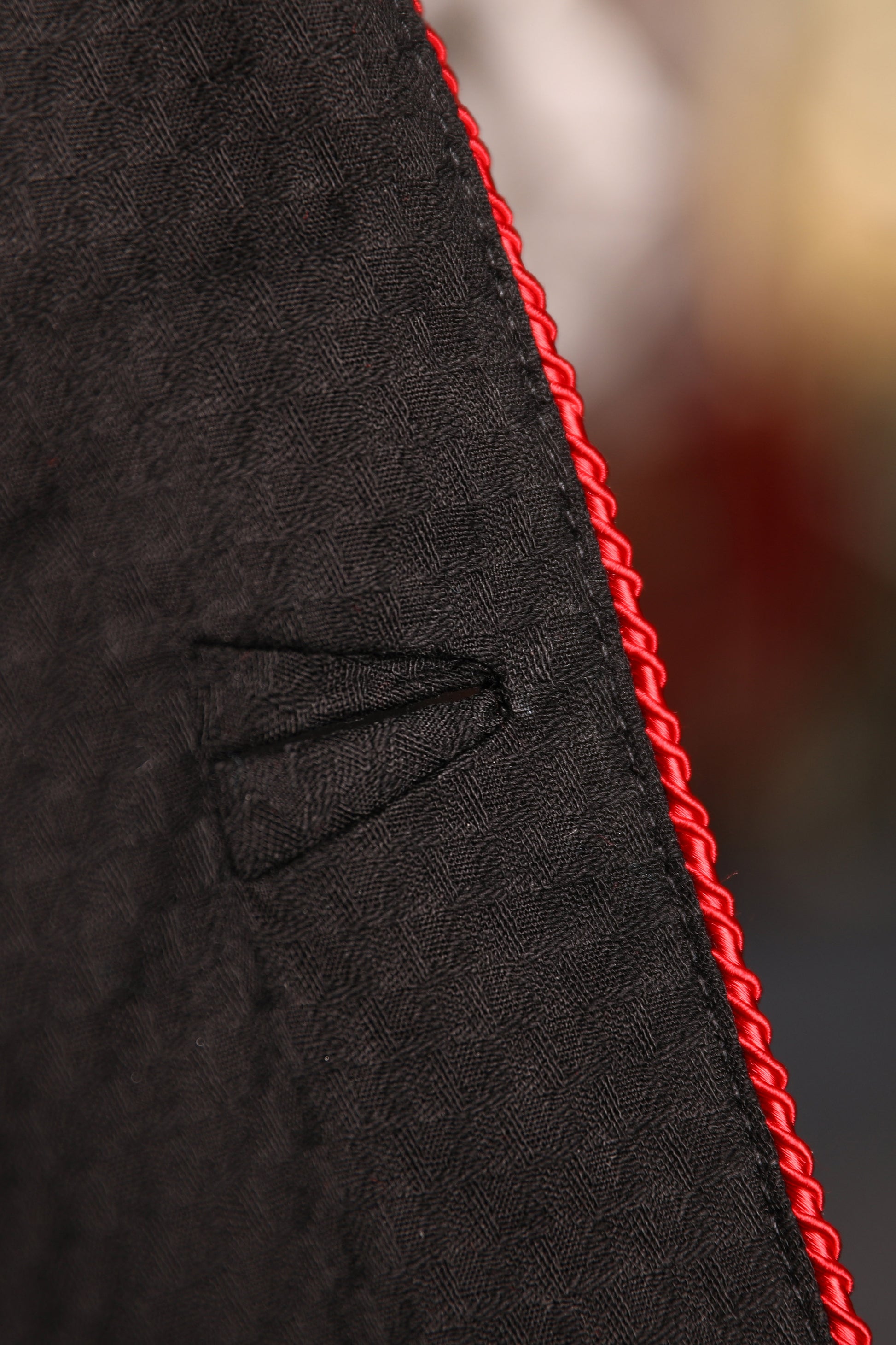 LE MANTEAU | A L'ORIGINE