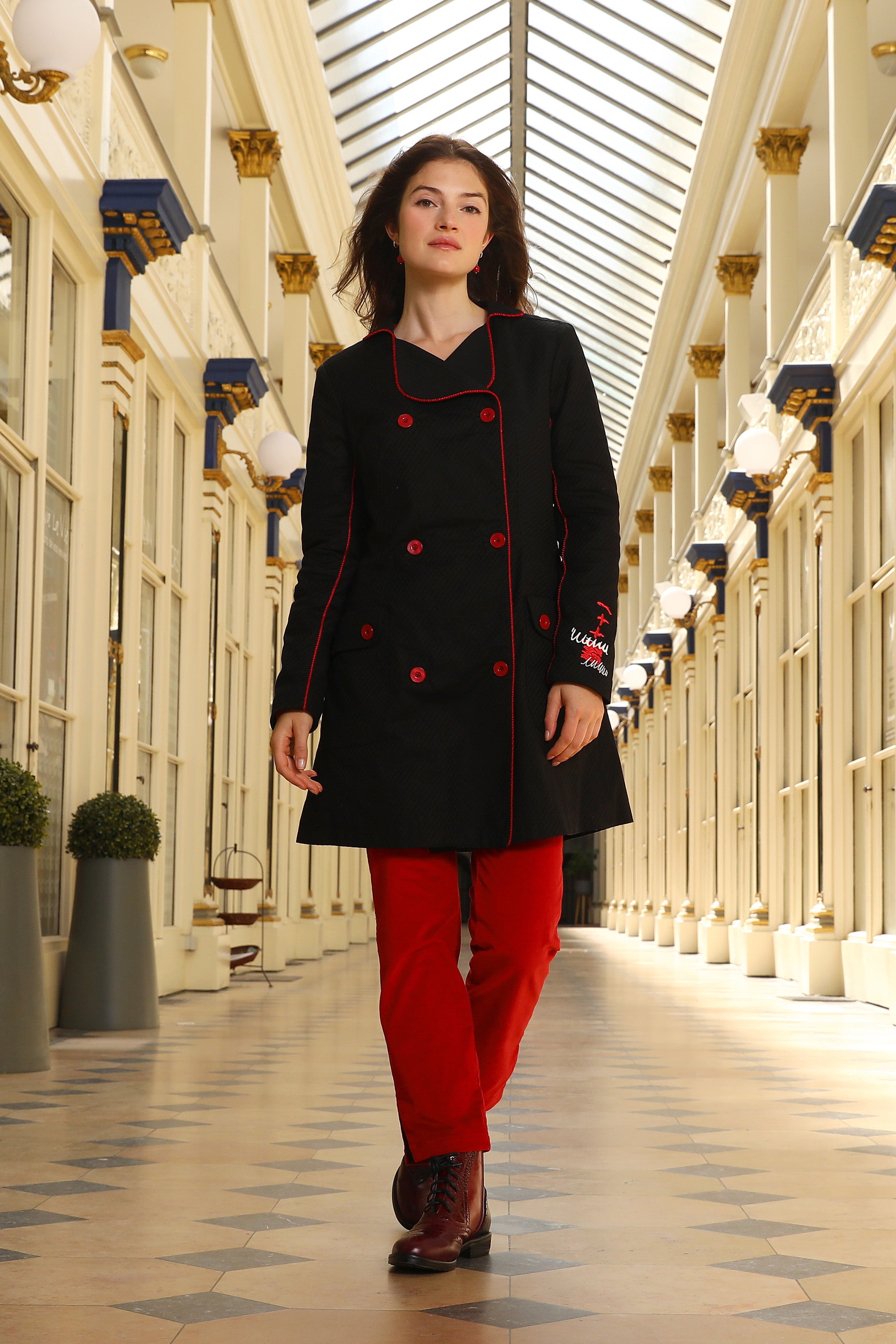 LE MANTEAU | A L'ORIGINE