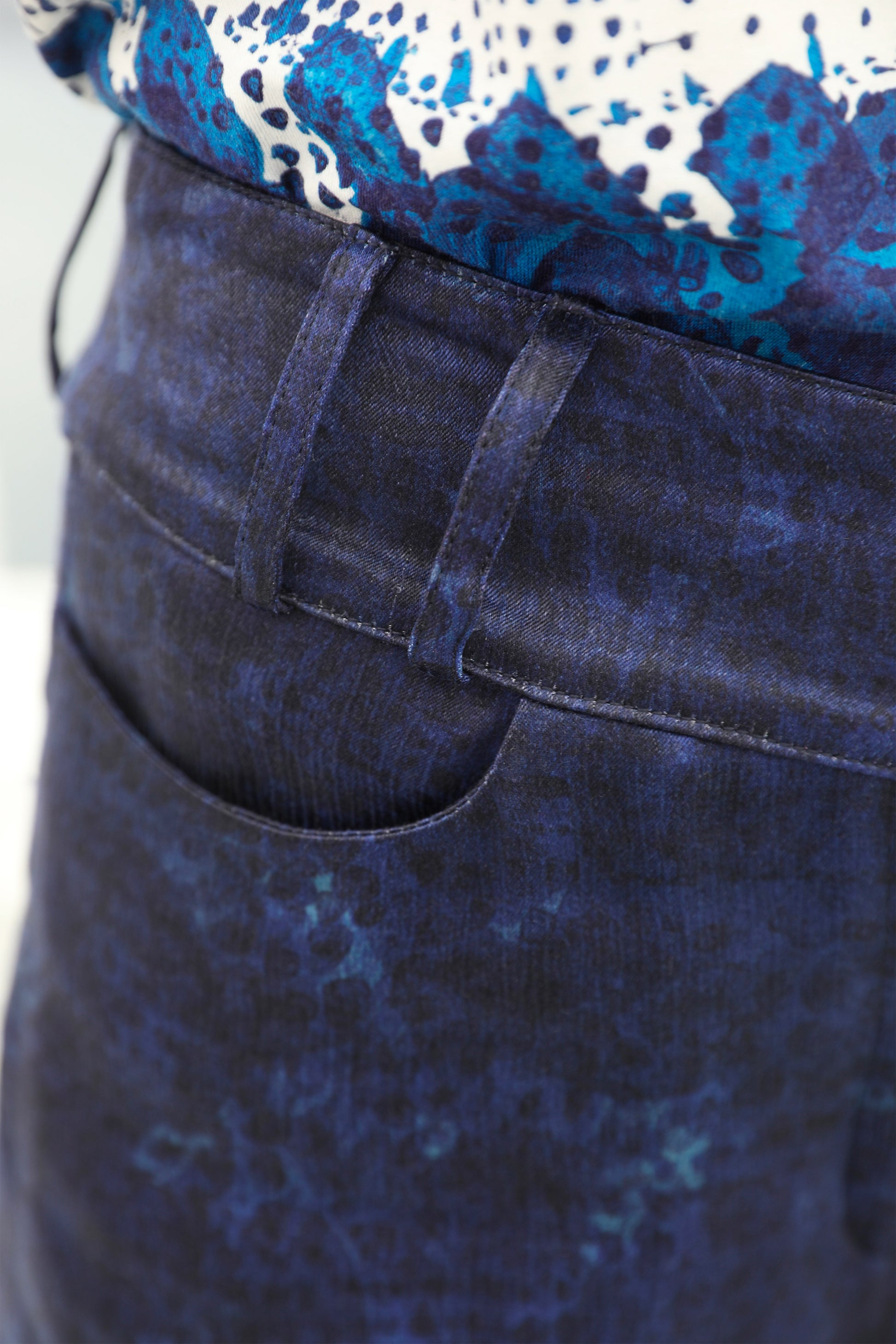 LE PANTALON | SE PERDRE DANS LE BLEU