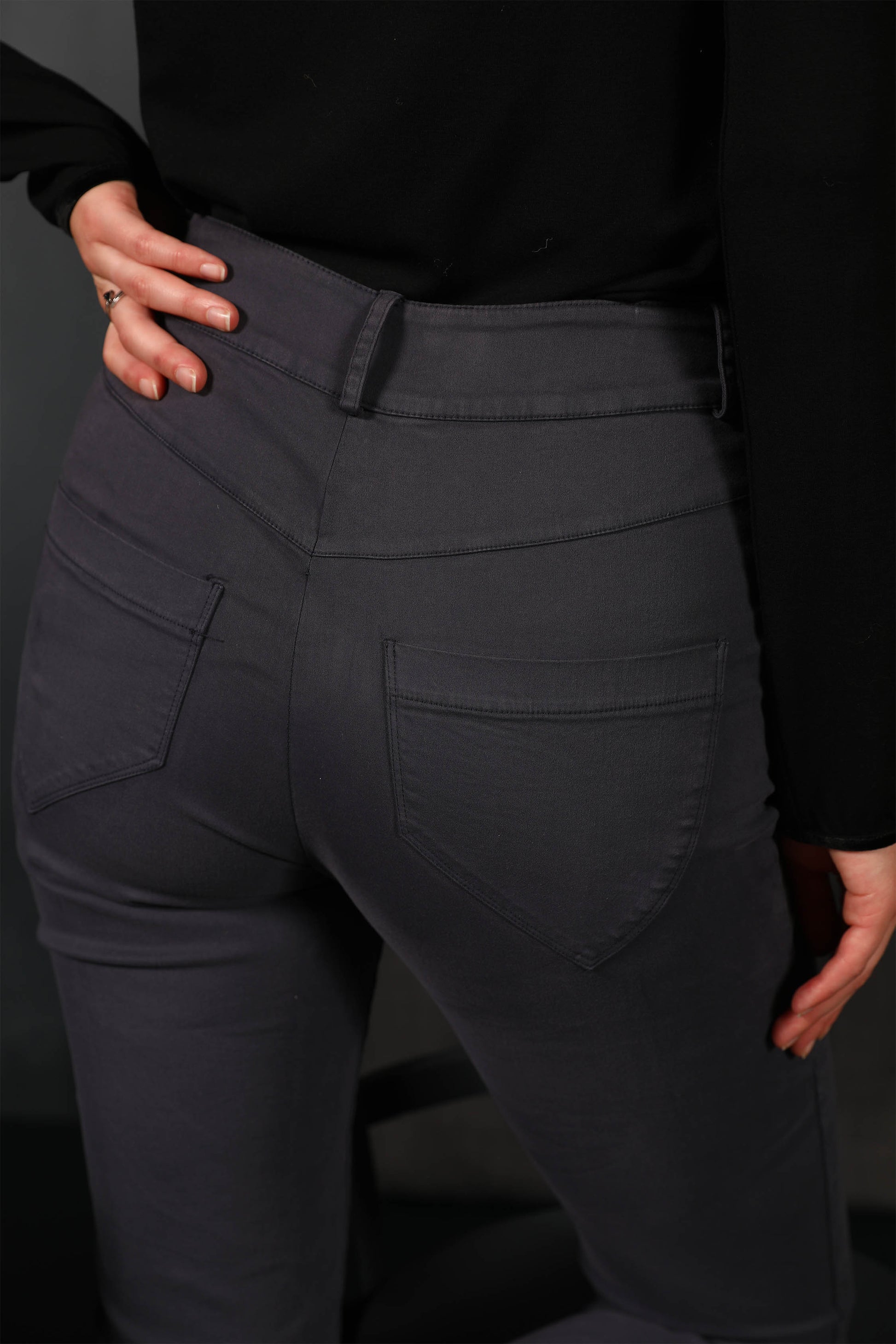 LE PANTALON 7/8 | UNIVERS