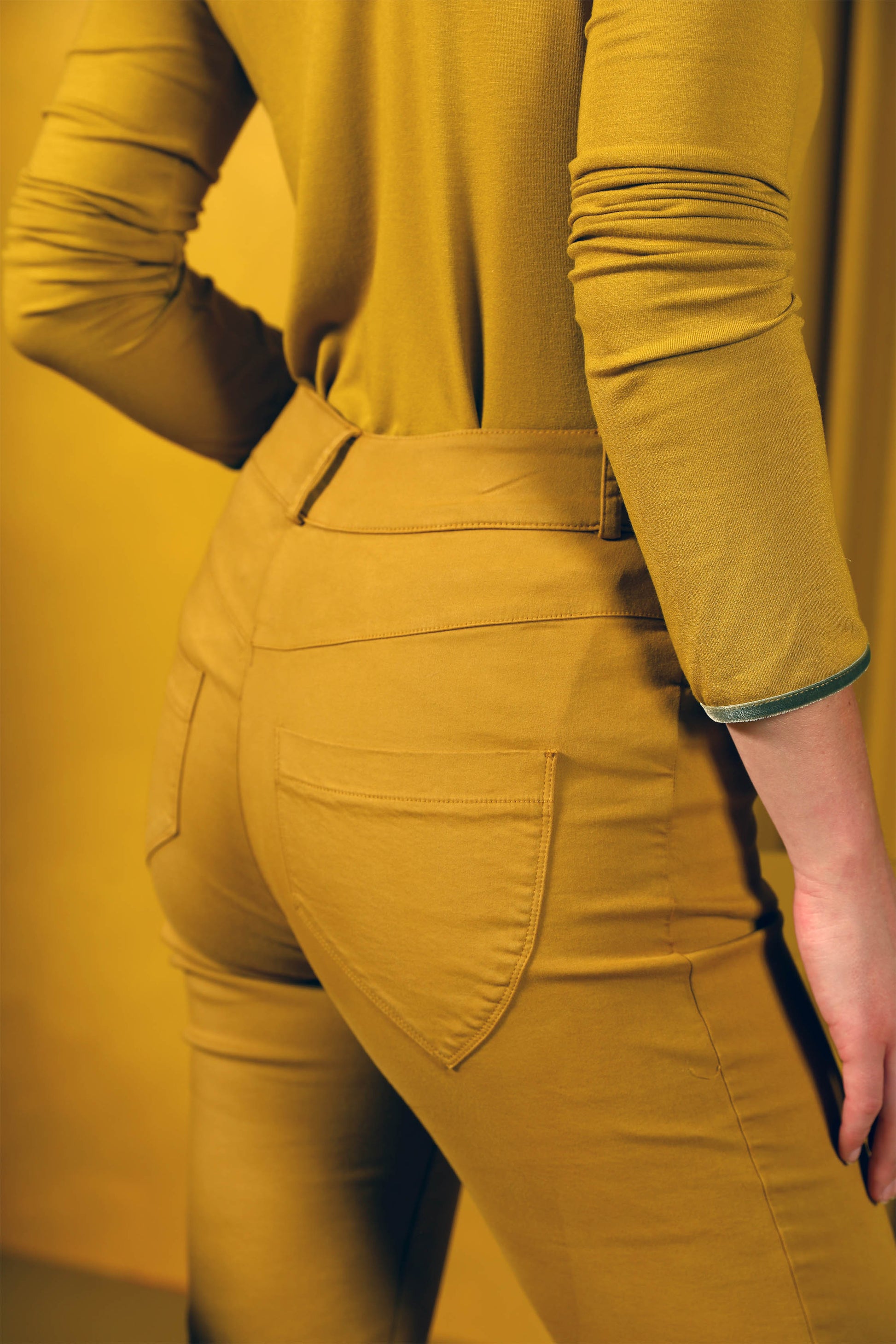 LE PANTALON 7/8 | UNIVERS