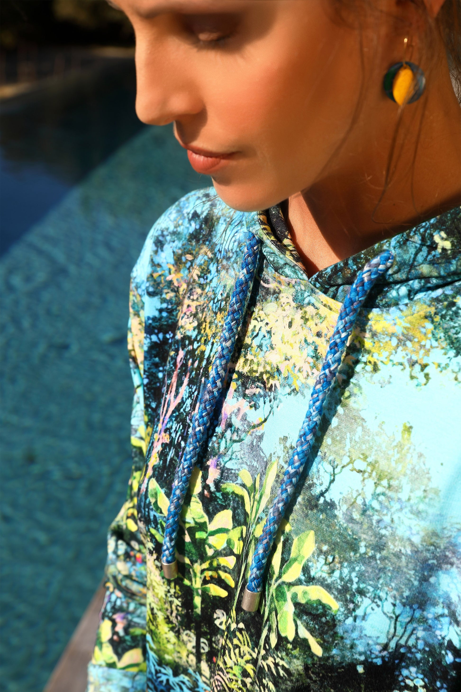 LE SWEAT À CAPUCHE | WONDERLAND