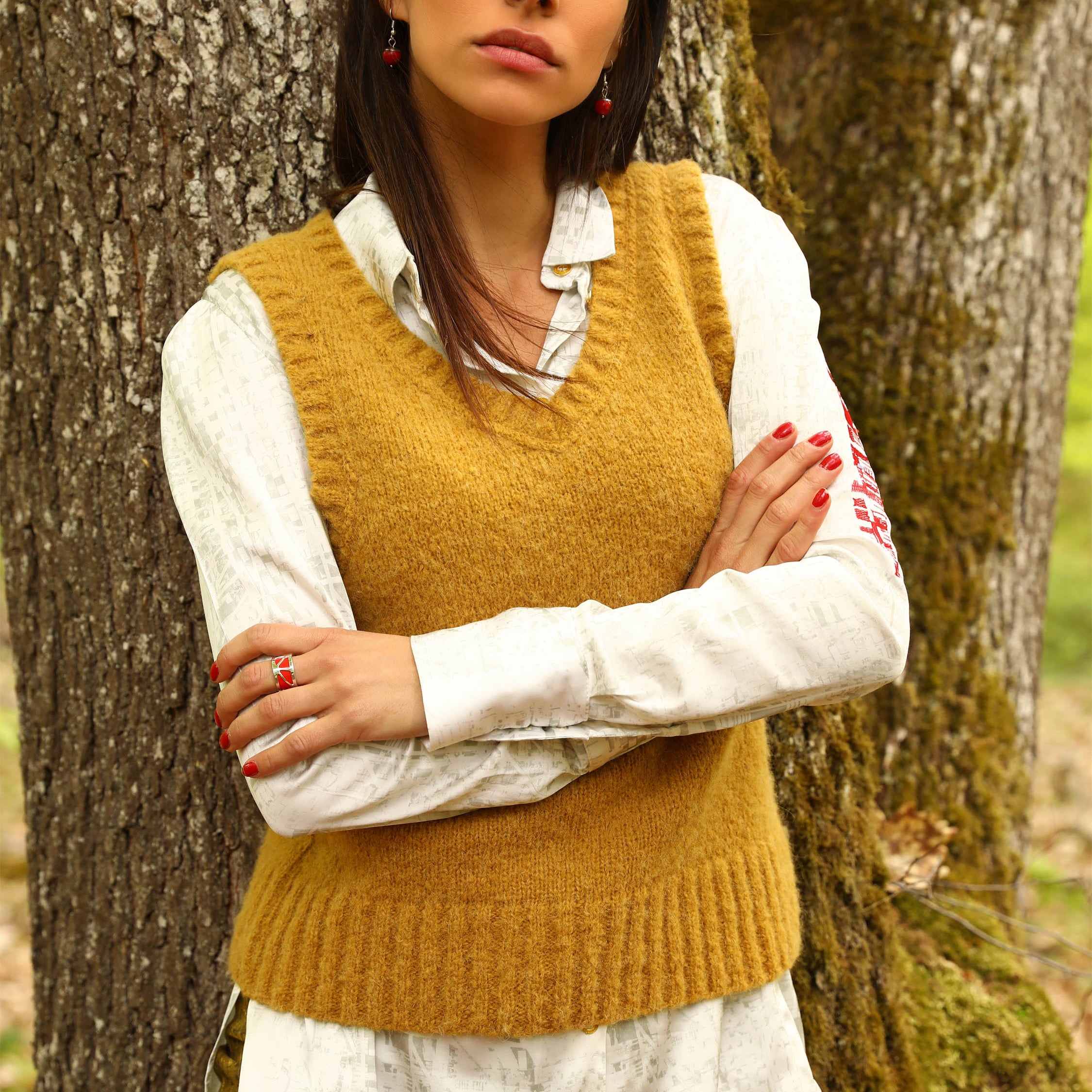 THE SLEEVELESS SWEATER | THE NEW WORLD