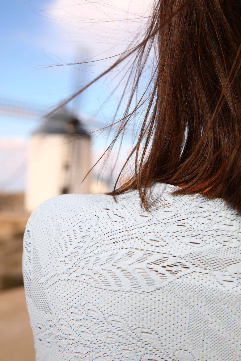 vêtement artist la marque cardigan-uni-eclosion