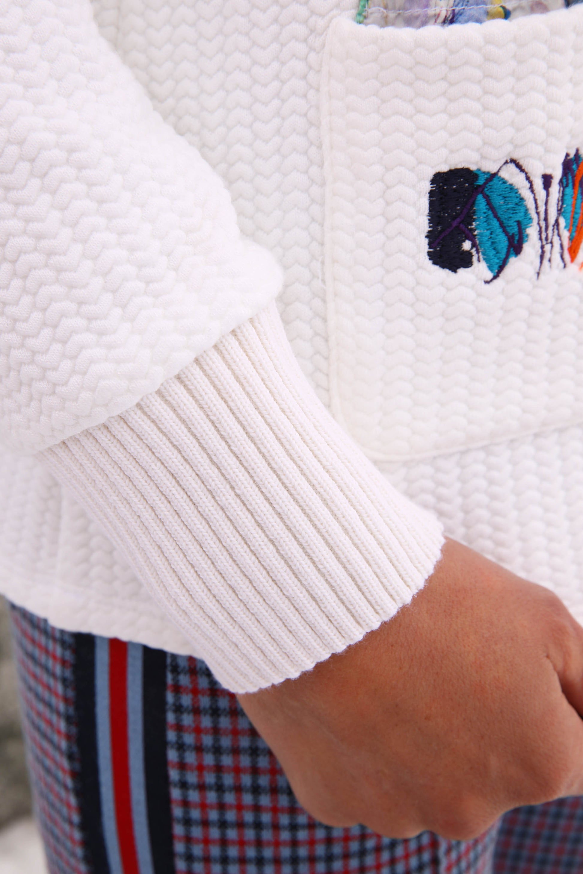 LE PULL UNI | DE GLACE ET DE COULEURS